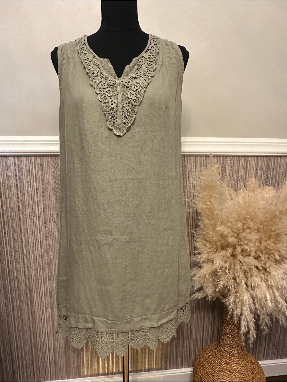 Carla Conti Sage Green Lace Trim Sleeveless Shift Dress Size Small Boho